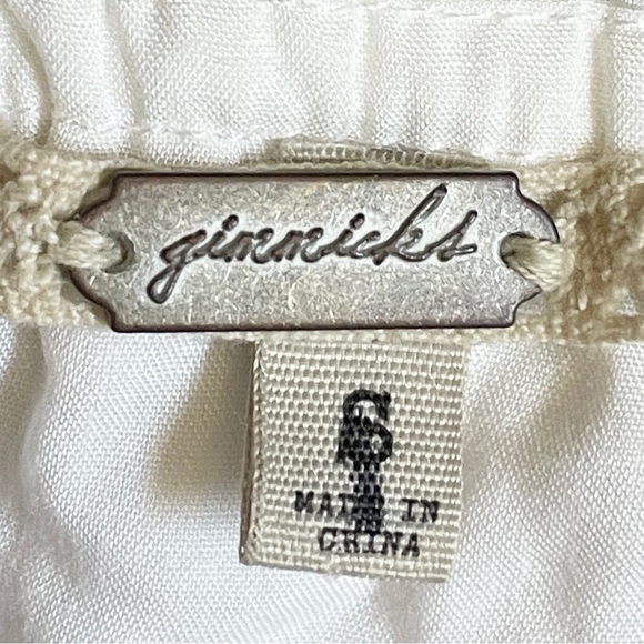 Gimmicks BKE Off Shoulder Floral Embroidered Button Front Blouse Size S - Picture 8 of 10